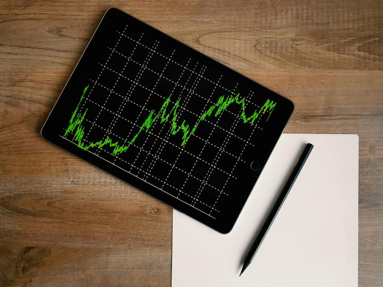 ¿Tu dinero duerme en el banco? Cómo la inflación se está comiendo tus ahorros.