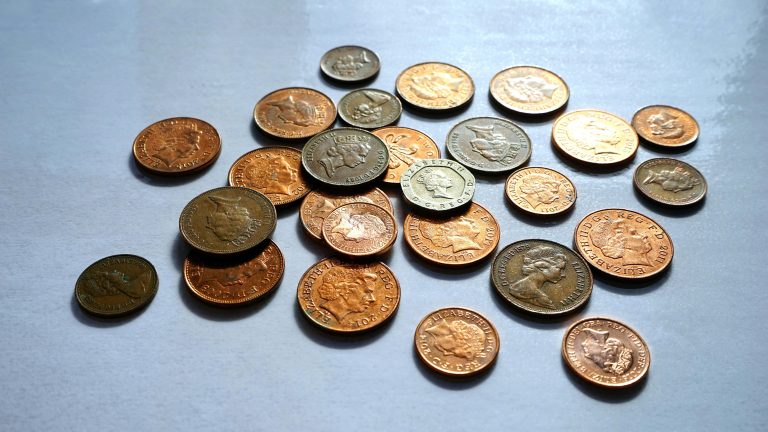 5 Gastos Hormiga que están matando tu capacidad de ahorro
